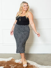 Load image into Gallery viewer, Curvy- ANIMAL PRINT MIDI SKIRT