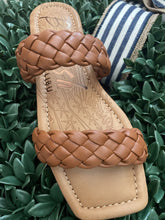 Load image into Gallery viewer, Blowfish Zelie