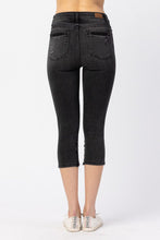 Load image into Gallery viewer, Judy Blue Capri Skinny- Black