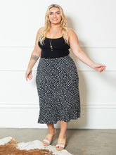 Load image into Gallery viewer, Curvy- ANIMAL PRINT MIDI SKIRT